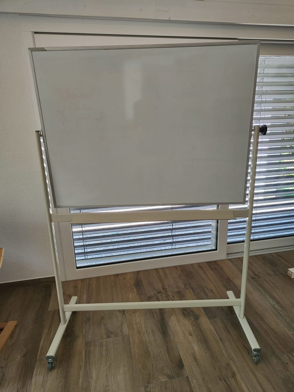 Tableaux: Tableau blanc professionnel double face sur roulettes – D'occasion à Develier par starcustomer