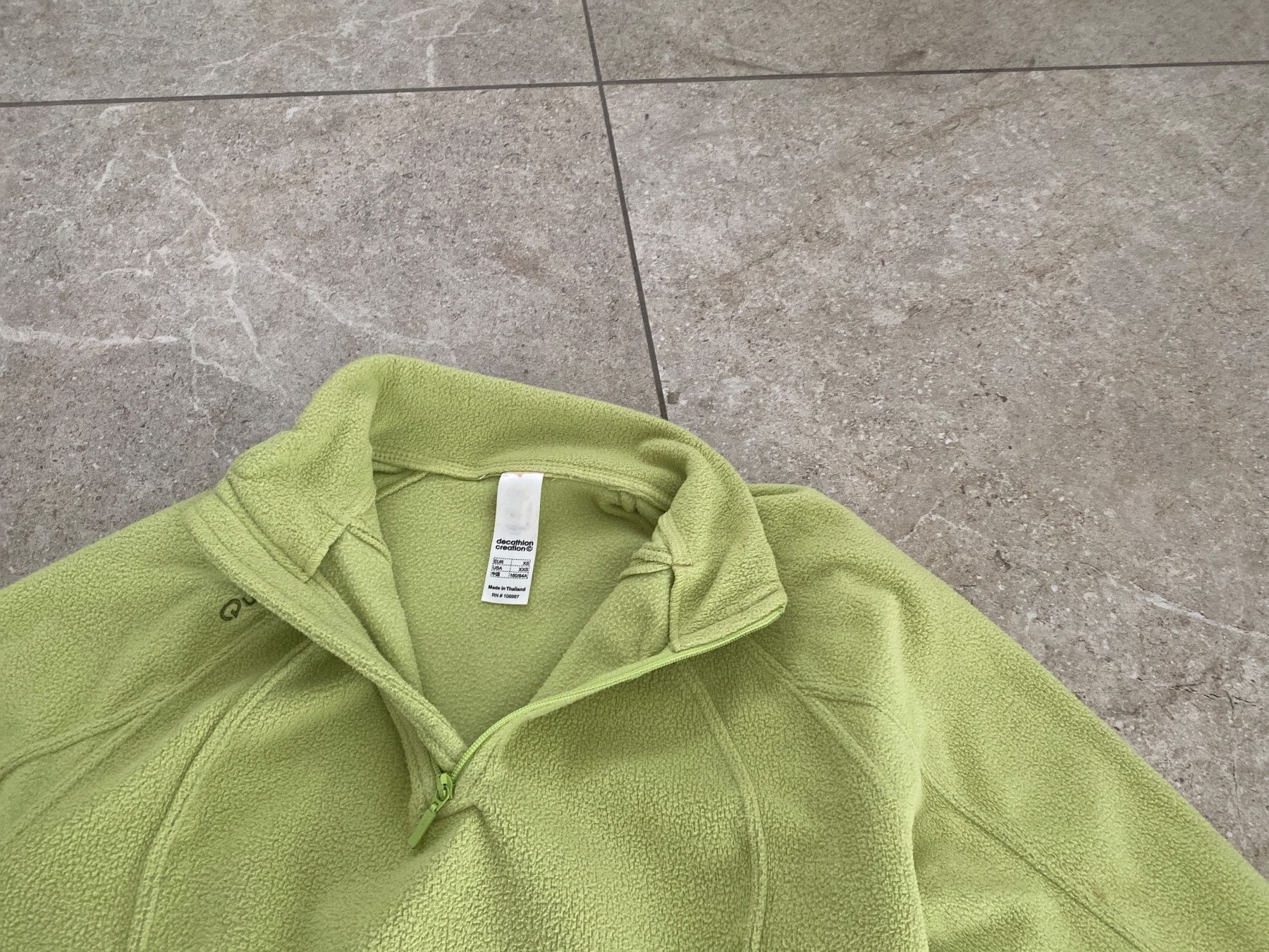 Decathlon Maglioni & Felpe: Fleece Pullover Quechua hellgrün Gr. XS, Zustand einwandfrei – Usato da Gächlingen venduto da Tara_devi 1