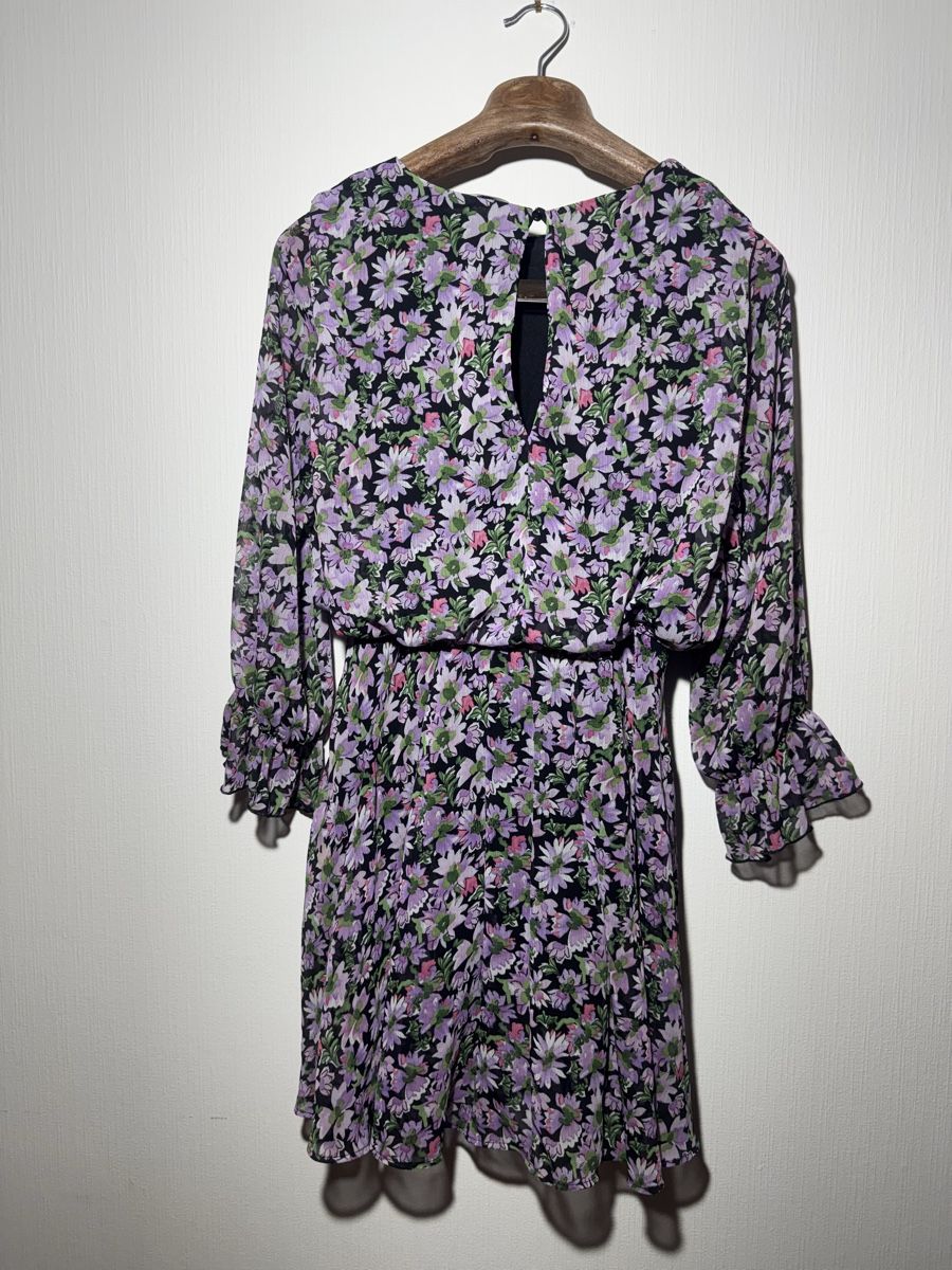 Zara Vestiti: Zara Floral Pattern Dress Size S – Usato da Davos Dorf venduto da gin_8k9d 1