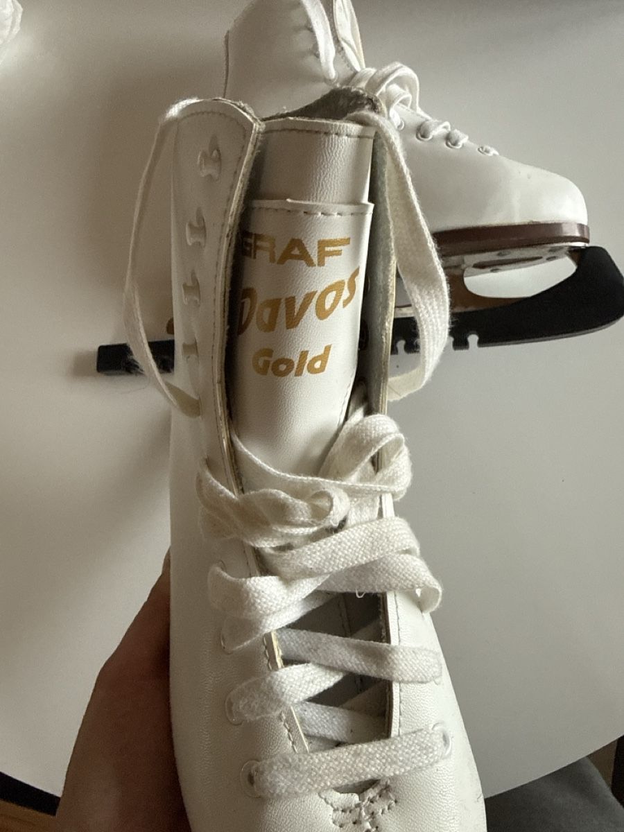 Graf Pattini da ghiaccio: Graf Davos Gold Eiskunslaufschuhe Grösse 39 – Usato da Stäfa venduto da goldglitzer 1