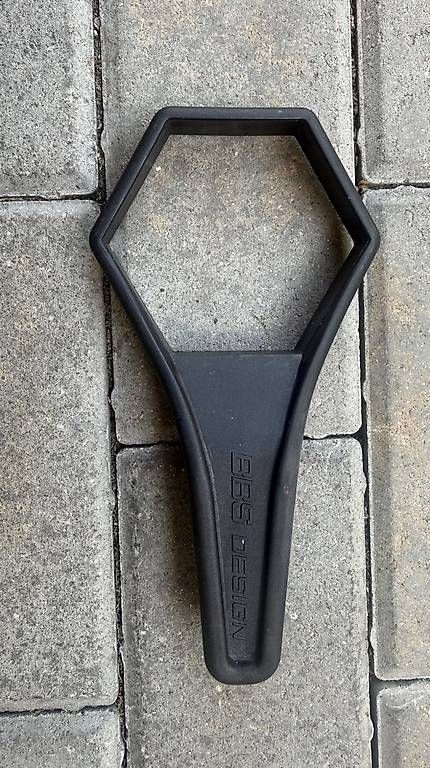 BMW Tutti gli attrezzi: Chiave per coprimozzi BBS Design 80mm – Usato da Monte Carasso venduto da Ely67 1