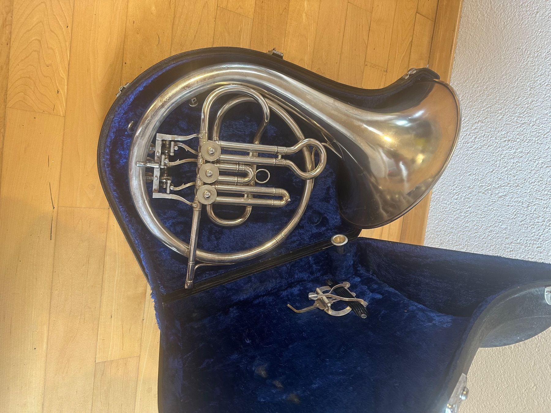 Blasinstrumente: Waldhorn/ Es-Horn – Gebraucht aus Horriwil von