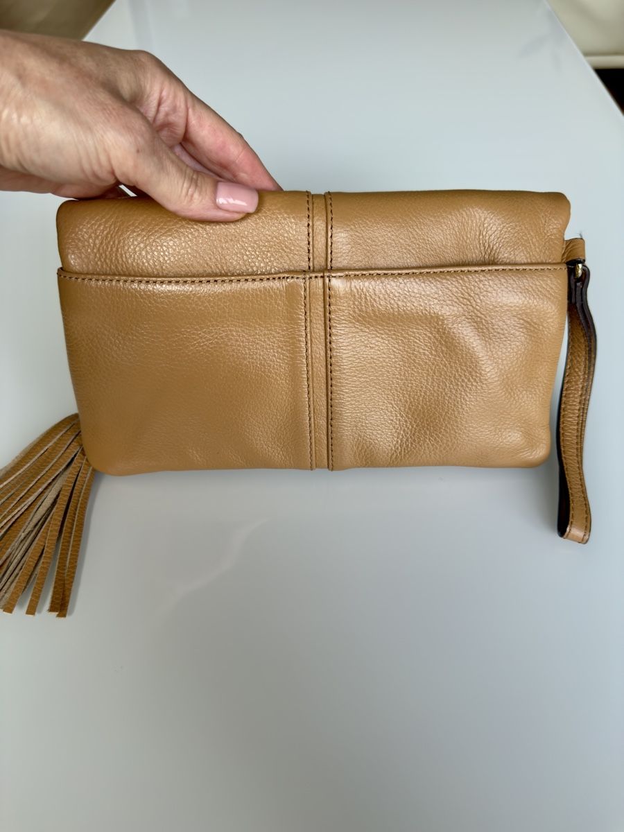 Calvin Klein Borse da donna: GENTLY USED CALVIN KLEIN GENUINE LEATHER CLUTCH – Usato da Forch venduto da ele_9gsf 1