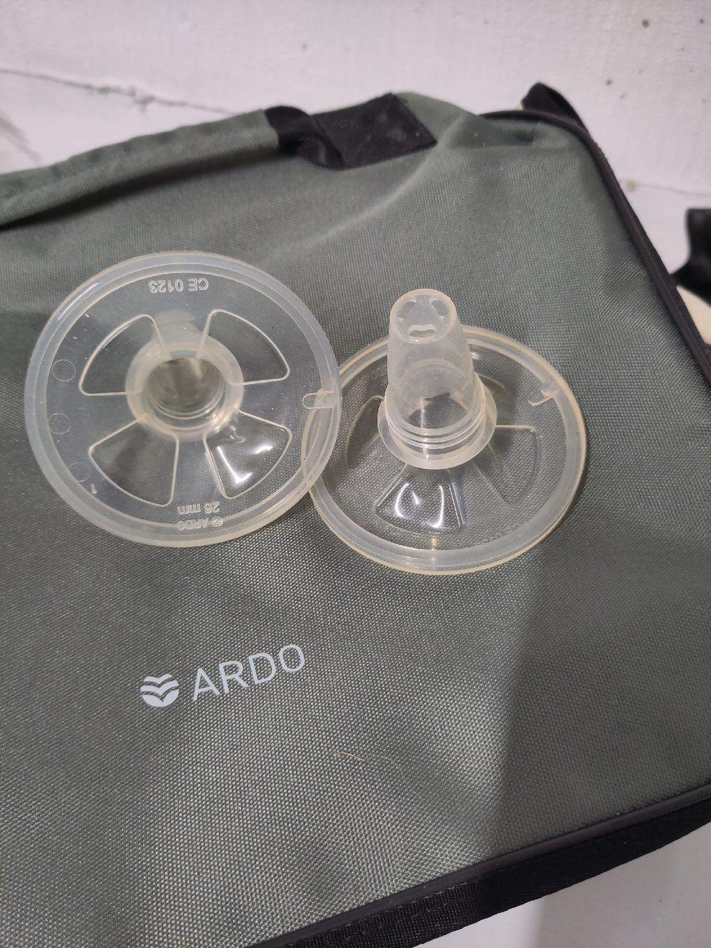 Ardo Stillzubehör: Ardo Doppelmilchpumpe, grosses Set mit Zusatzmaterial – Gebraucht aus Bottmingen von RobinHood7 9