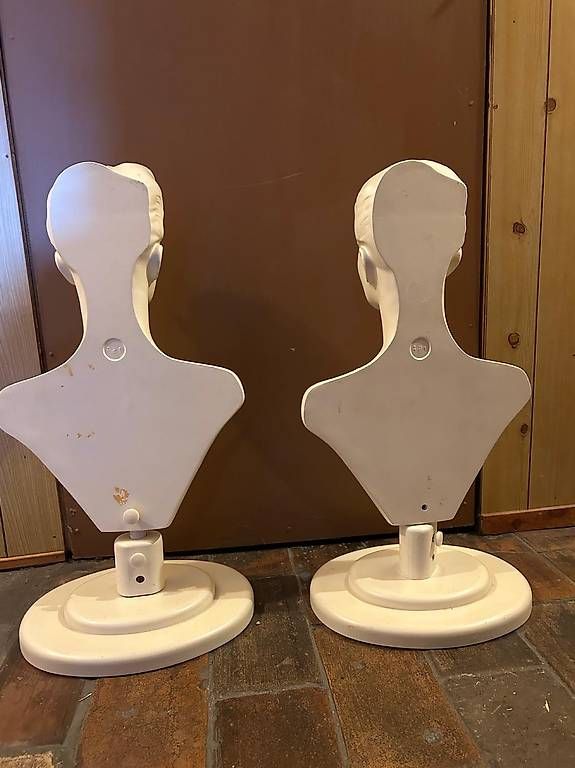 Allestimento di negozi e stand fieristici: 2 bustes de présentation – Usato da Onex venduto da Zaphoda 2