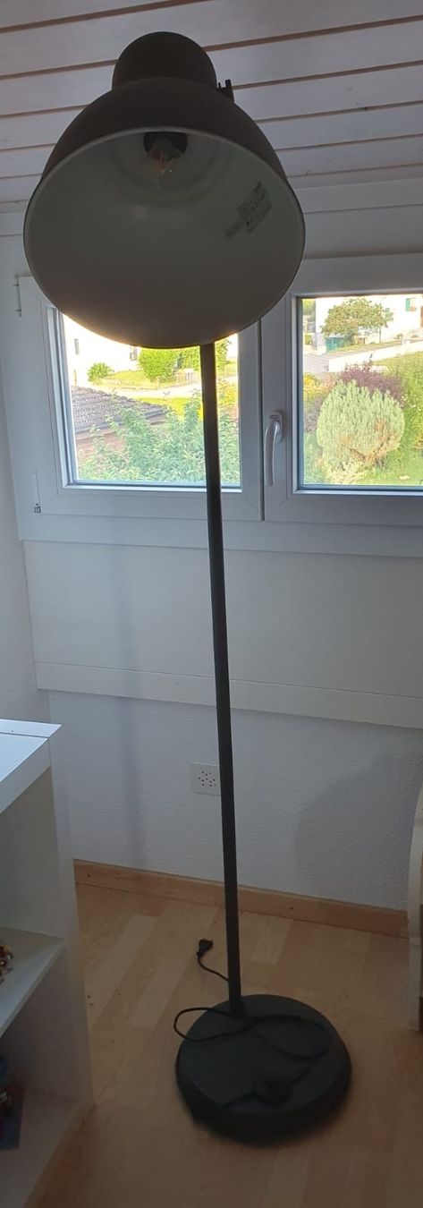 Ikea Lampade: Ikea Hektar Stehlampe Dunkelgrau – Usato da Aarau venduto da Chillkrot 1