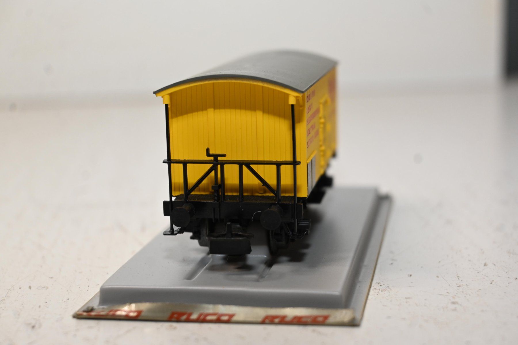 Modellini di ferrovie: Modelleisenbahn Wagen Maggi Ruco HO/DC – Usato da Laupen ZH venduto da Zmoewe 2