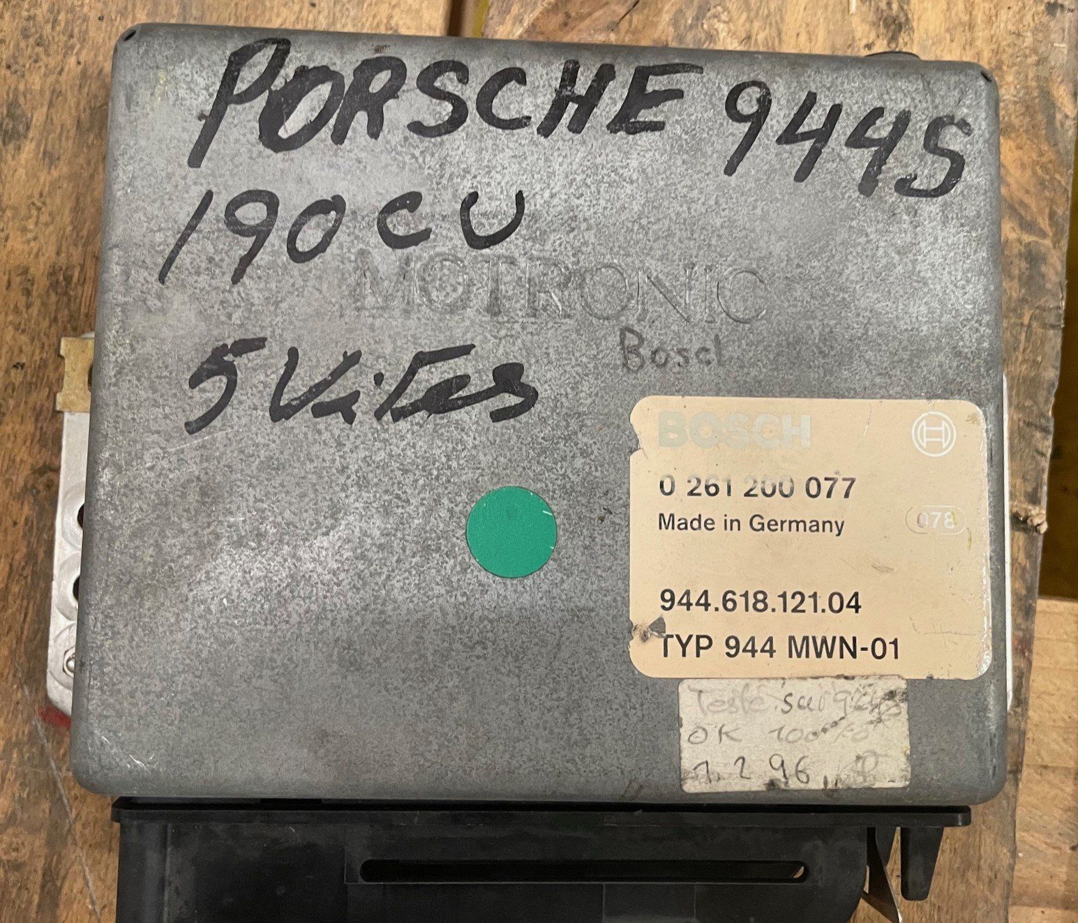 Porsche Tutti pezzi di ricambio auto: Porsche 944 S Lot de pièces – Usato da Satigny venduto da rfo59 9