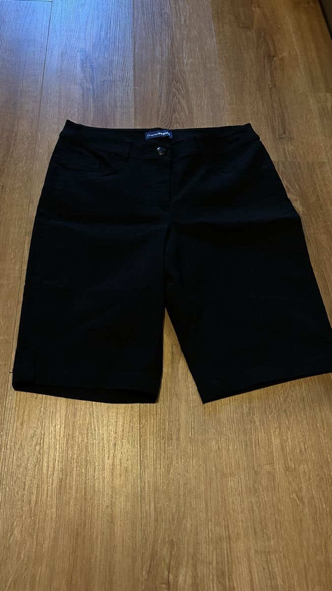 Pantalons: Short noir – Neuf (Voir description) à Yverdon-les-Bains par Little_M0nster