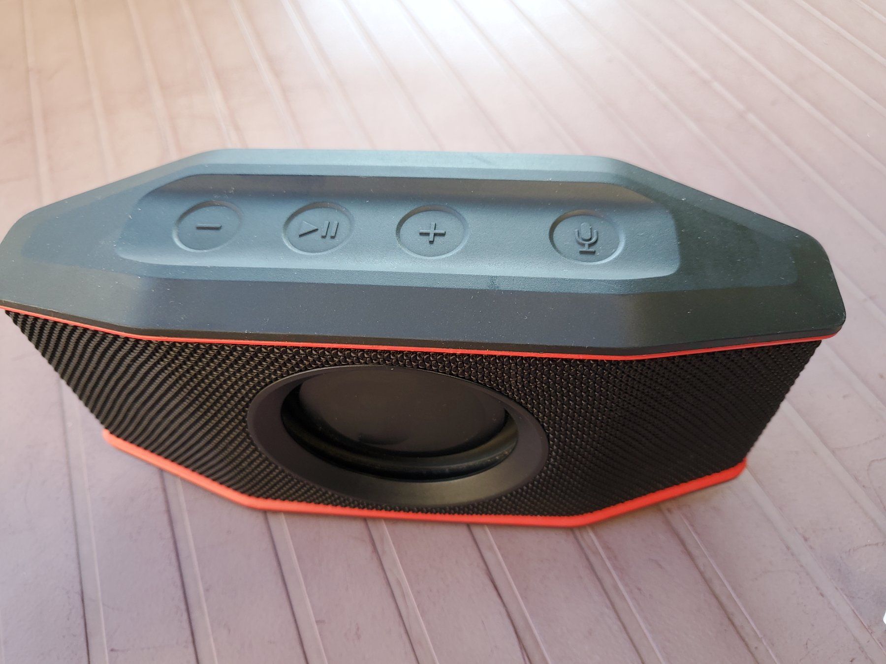 Teufel Casse acustiche: ** TEUFEL ROCKSTER GO Bluetooth Stereo Speaker neuwertig ** – Usato da St. Margrethen SG venduto da Relsi53 2