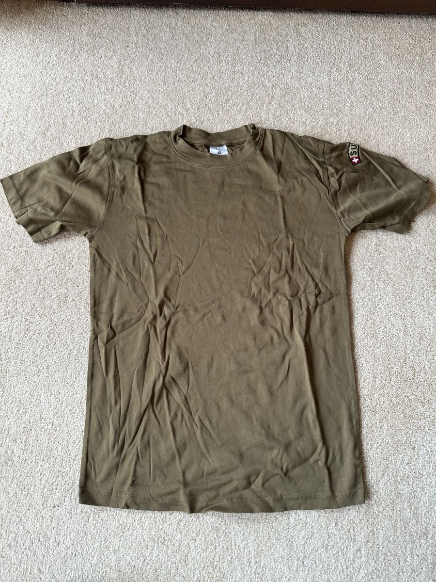 T-shirt: 5x T-Shirt 90 – Usato da Oberbuchsiten venduto da ala_x68w