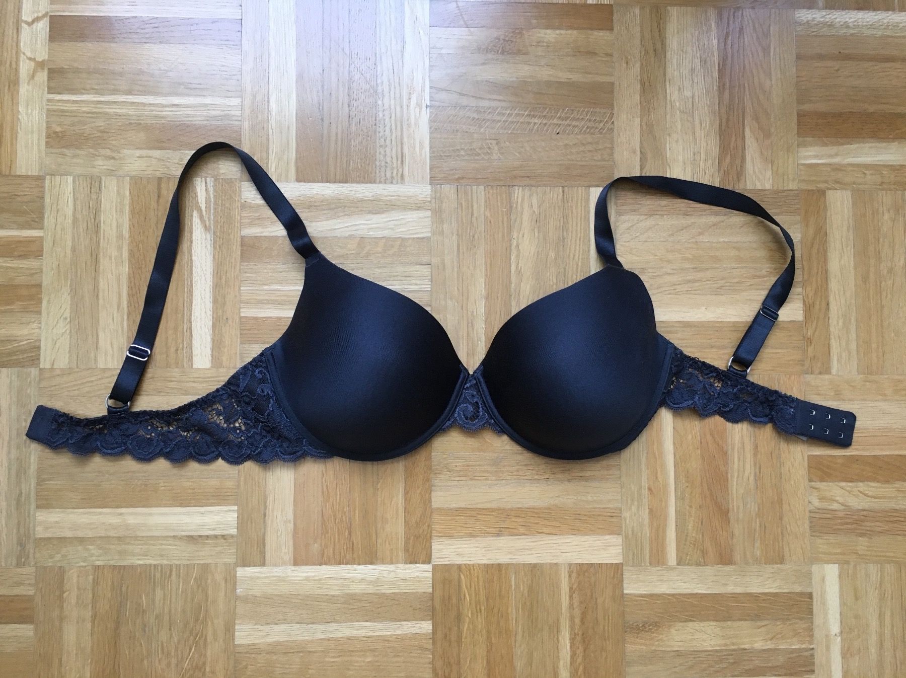 Hanro Sonstige Unterwäsche: HANRO BH Gr. 85D NEU! NP. 95.- – Neu (gemäss Beschreibung) aus Rüfenacht BE von Anele_13 1