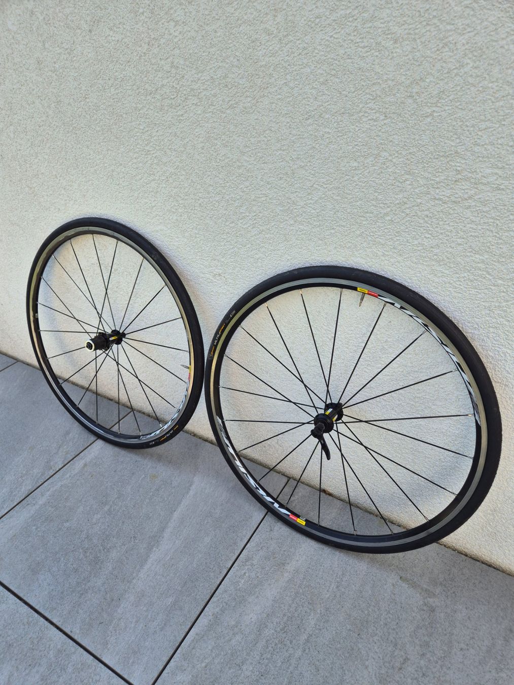 Mavic Ersatzteile: Roue velo route Mavic Aksium – Gebraucht aus Thielle von R-kas