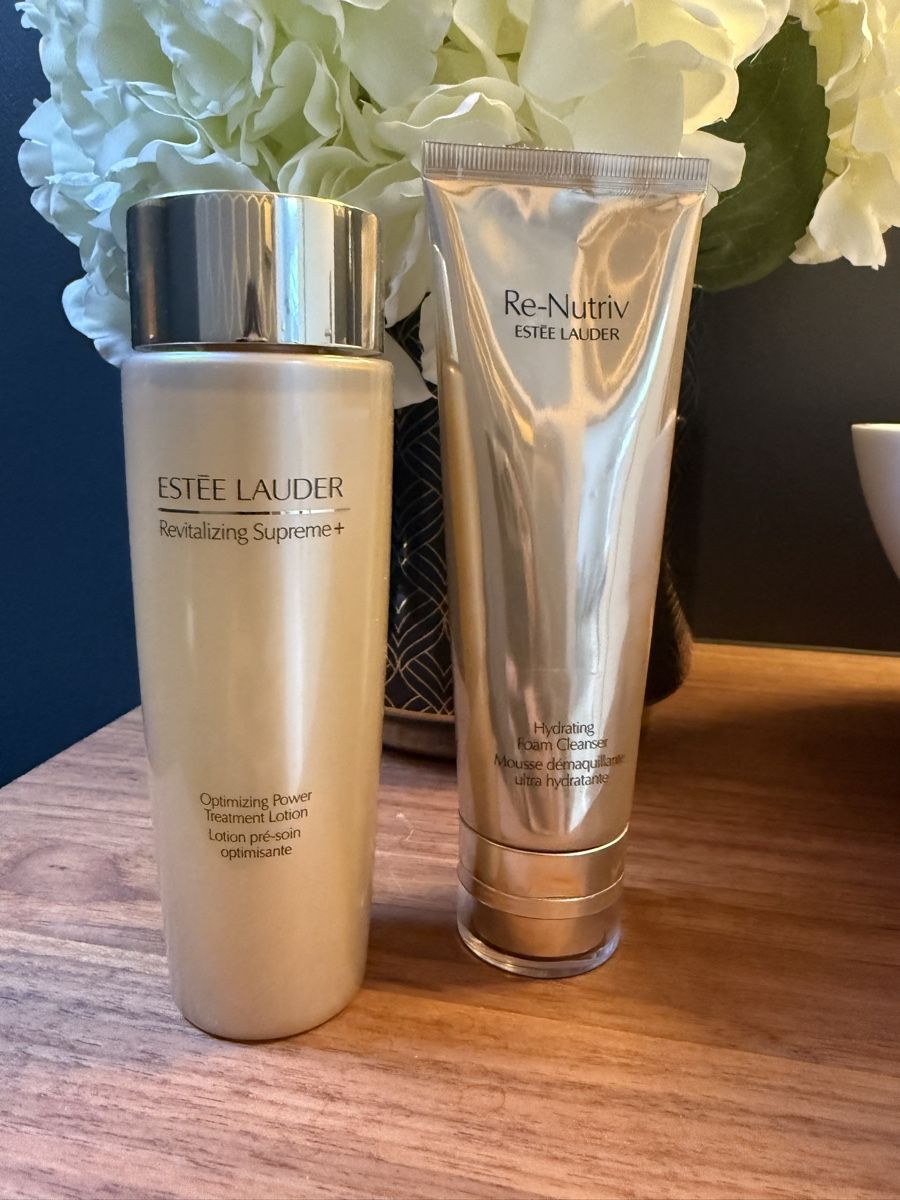 Estée Lauder Cura del viso: Estée Lauder Set: Lotion & Re-Nutriv Cleanser – Nuovo (secondo la descrizione) da Stettlen venduto da Beauty-19