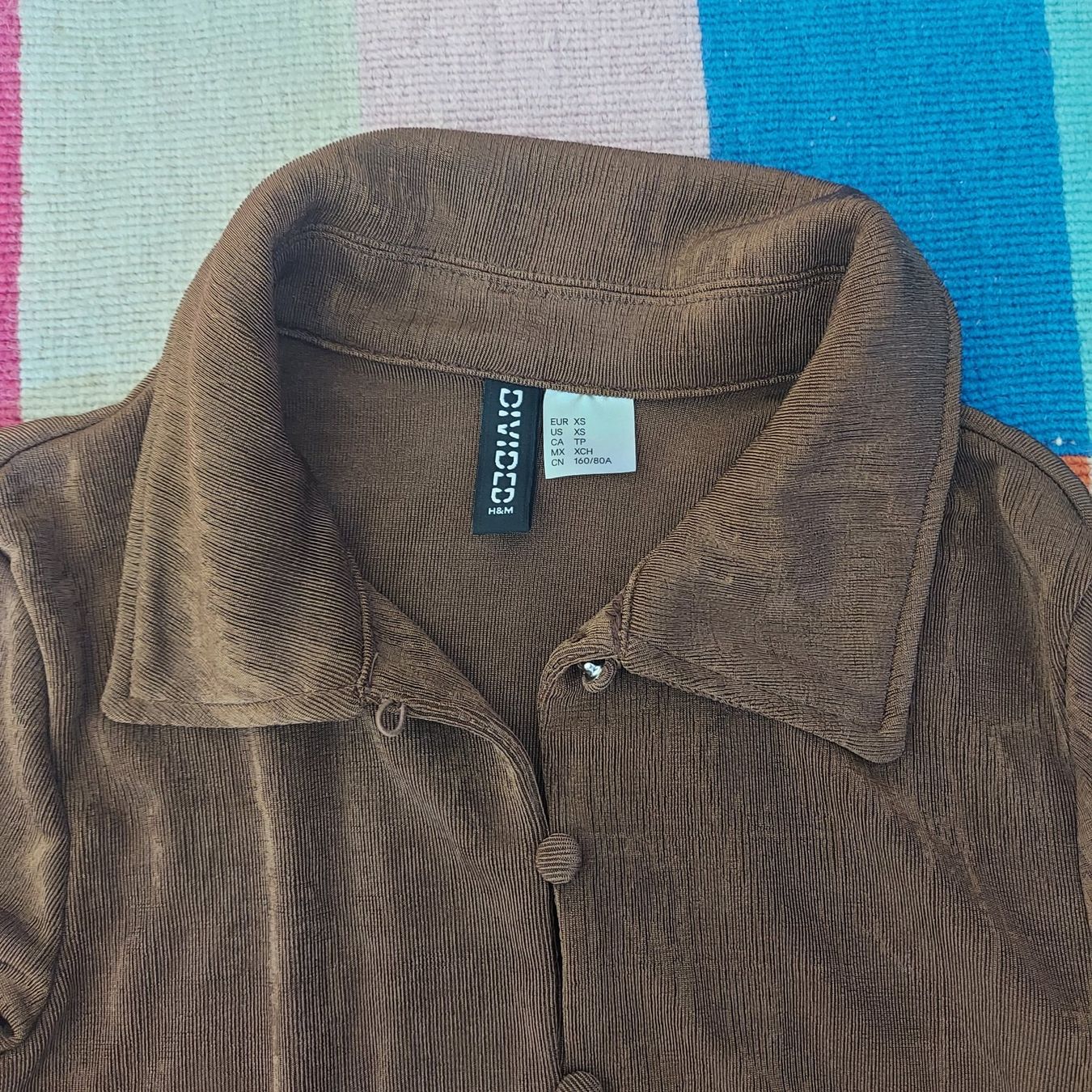 Top: Brown Button-Up Crop Top – XS – Nuovo (secondo la descrizione) da Jongny venduto da lie_v6hs 2