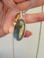 Fashionable labradorite necklace