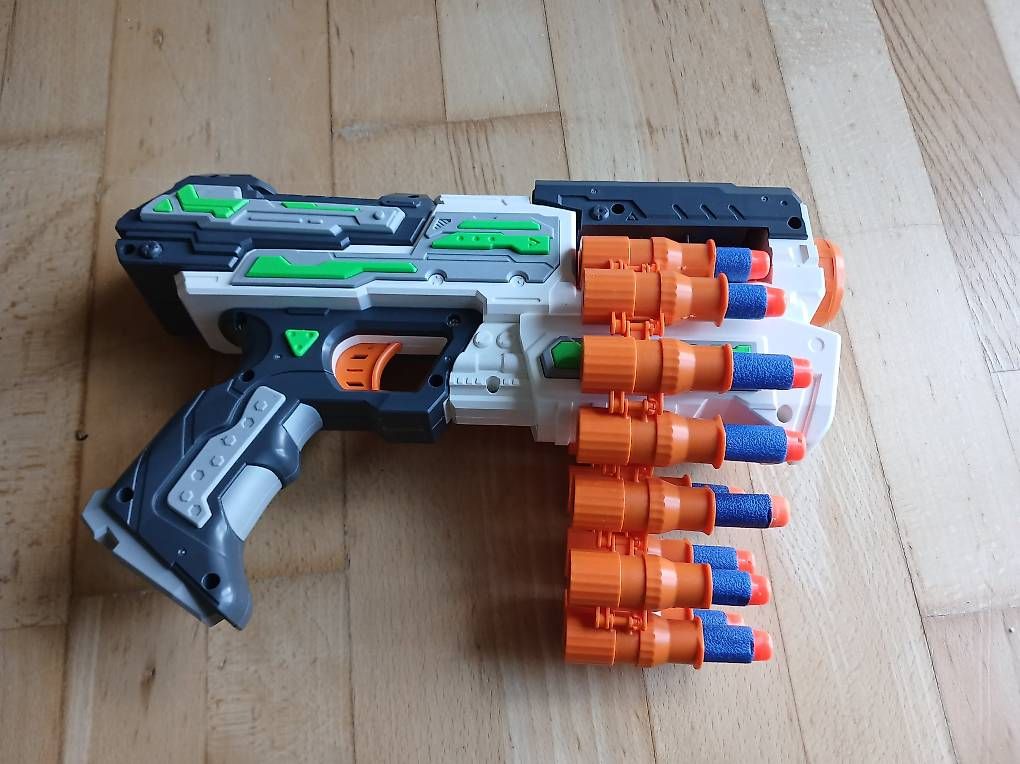 Giocattoli: Komplettes Nerfset mit Zubehör – Usato da Schwyz venduto da gappy01 2