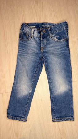 Baby Gap Skinny Jeans - Perfect for Autumn Outings!