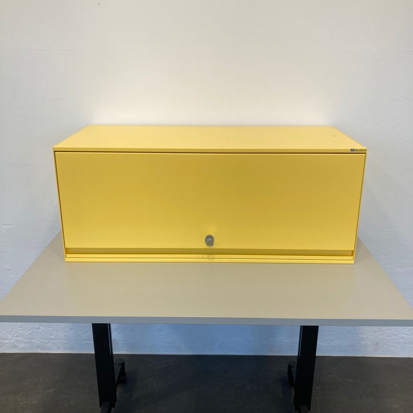 Lista Armadi: Lista Office LO Locker Modul Hellgelb mit Schlüssel – Usato da Schönenwerd venduto da mcofficeshop