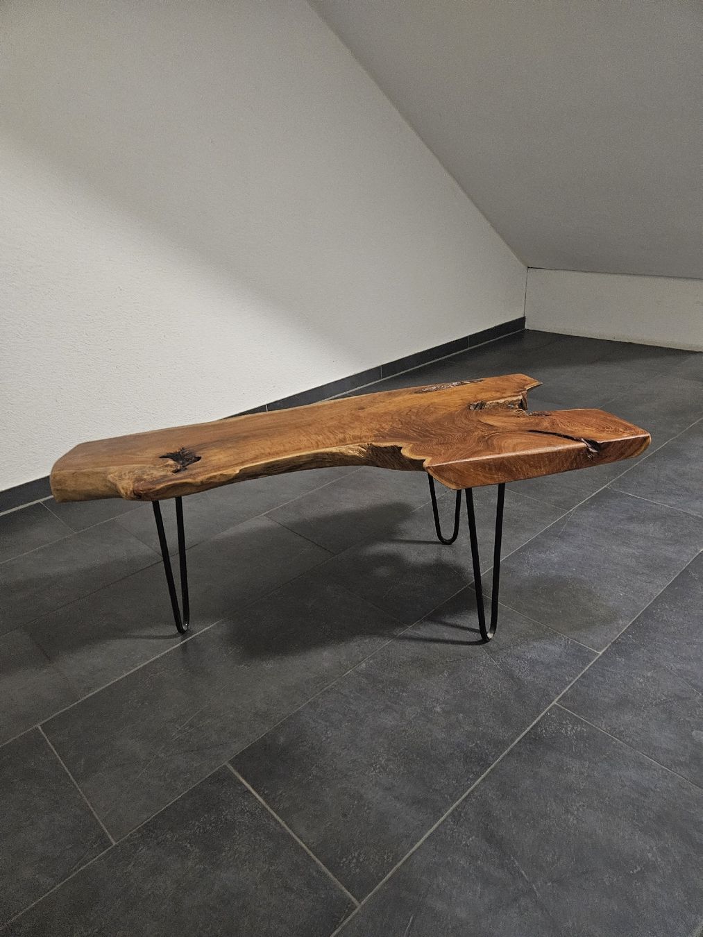 Tables: Couchtisch Baumkante mit Metallbeinen Unikat – D'occasion à Buchs ZH par rit_s6kv 2