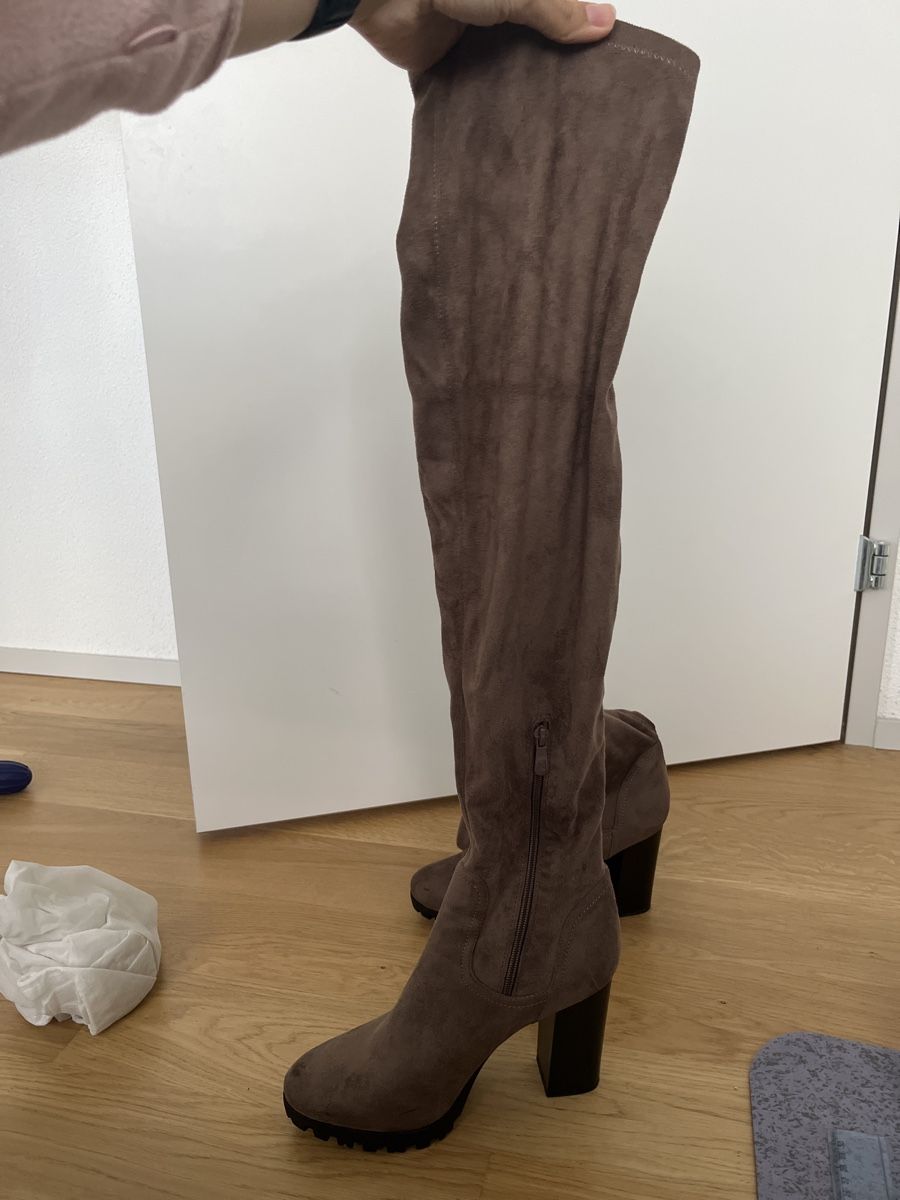 Scarpe da donna: Elegante Wildlederstiefel? mit Blockabsatz, Grösse 41 – Usato da Emmenbrücke venduto da zak_5wtm 1