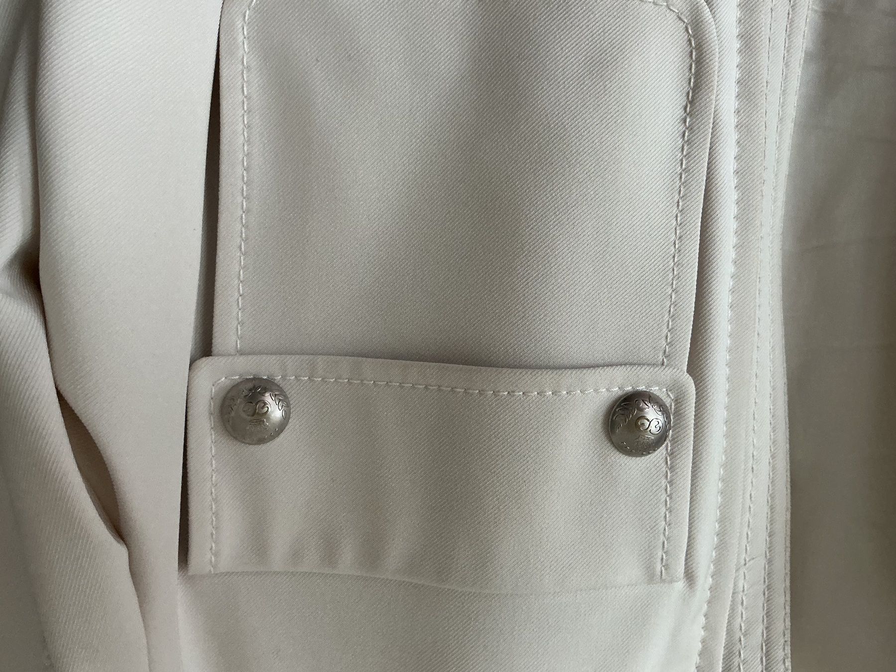 Escada Anzüge & Kostüme: ESCADA white jacket and skirt  42 – Neu (gemäss Beschreibung) aus Basel von 18Inspiration 3
