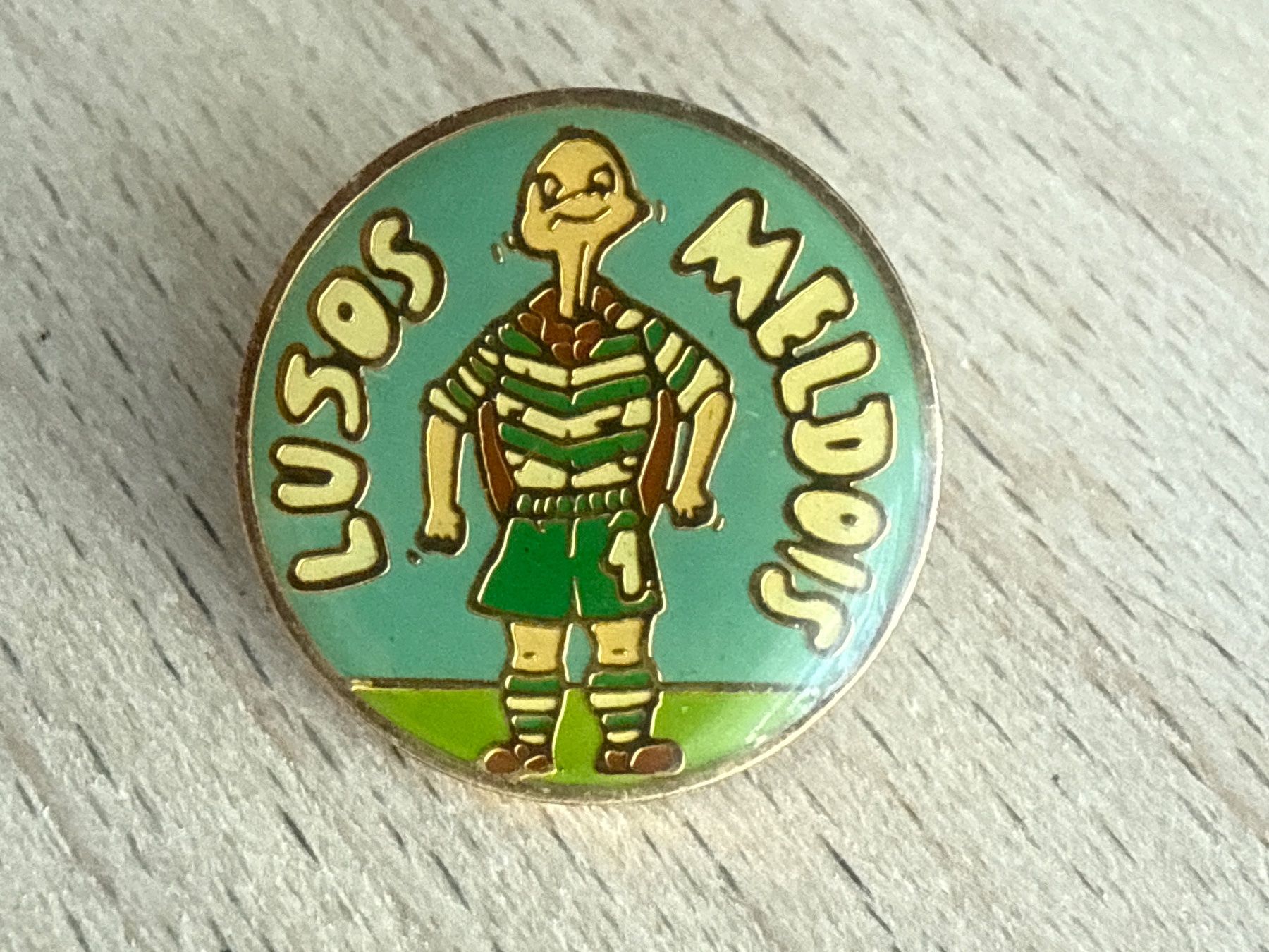 Placchette & Badge: Pin Lusos Meldois – Usato da Glattbrugg venduto da Schweigmatt