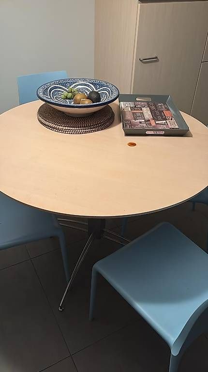 Tische: Table de cuisine  – Gebraucht aus Corsier GE von mar_9y6h 2