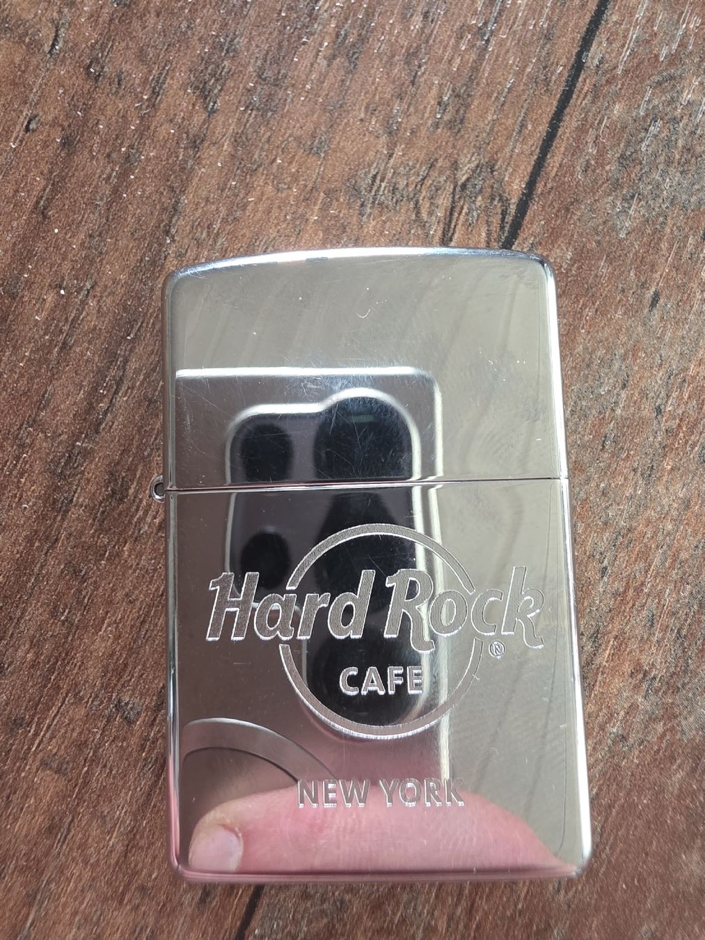 Zippo Accendini: Zippo Hard Rock Cafe 2010 New York – Usato da luzern venduto da rinomaz