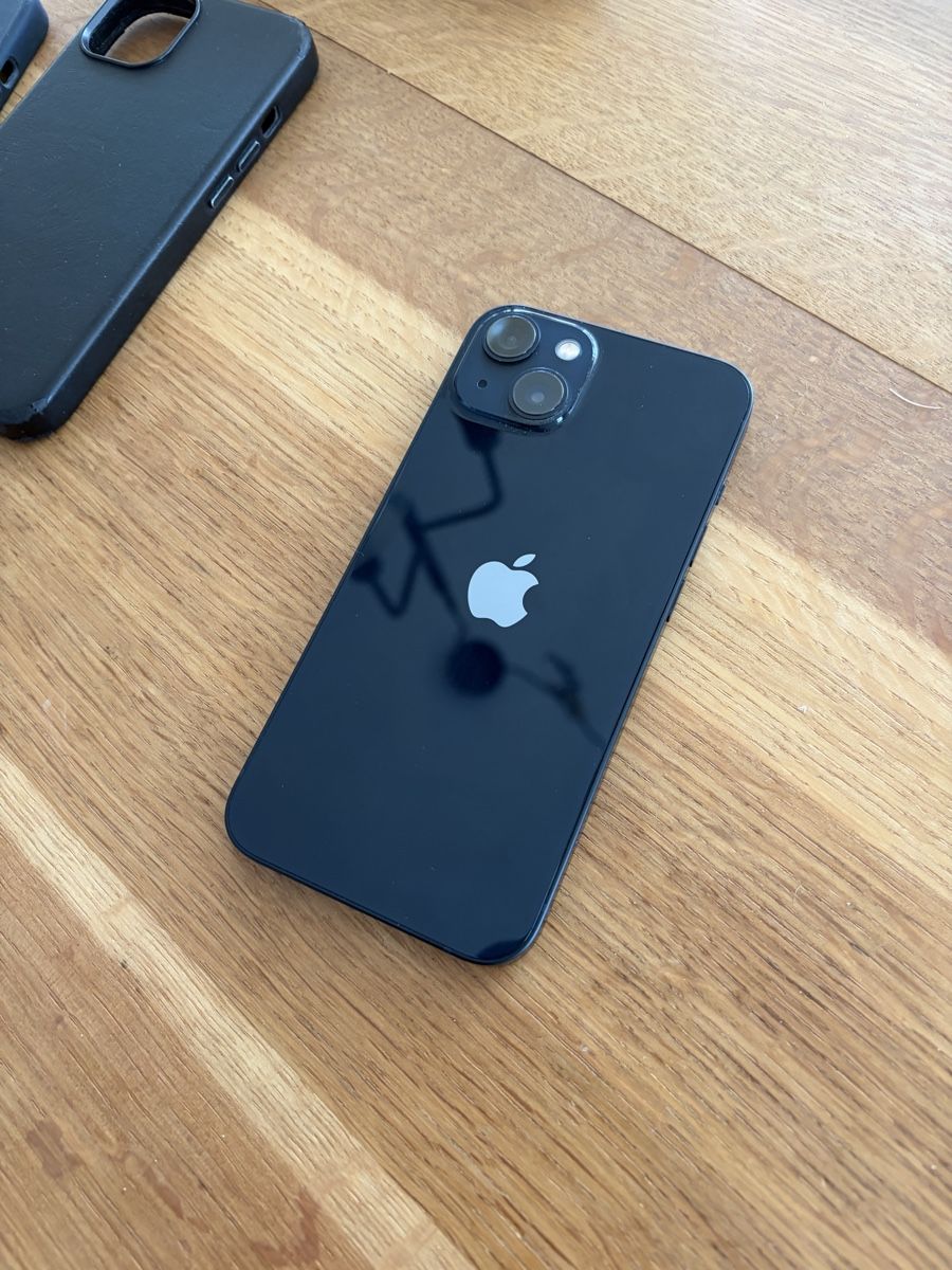 Apple Handys / Smartphones: Apple iPhone 13 128 GB, Midnight, 6.10", SIM – Gebraucht aus Müllheim Dorf von stoll92 2