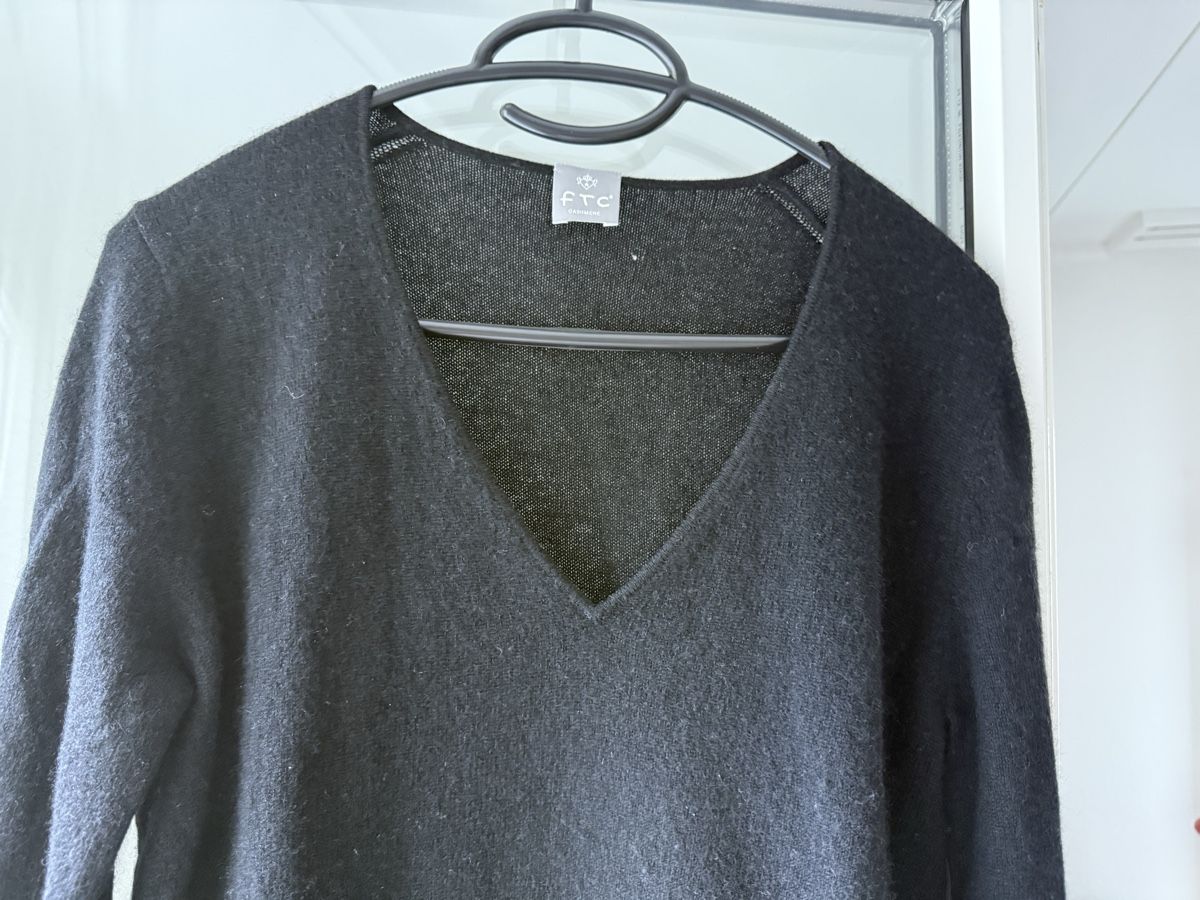 FTC Maglioni & Felpe: FTC Kaschmir Pullover mit V-Ausschnitt  – Usato da Kerns venduto da osco01 1