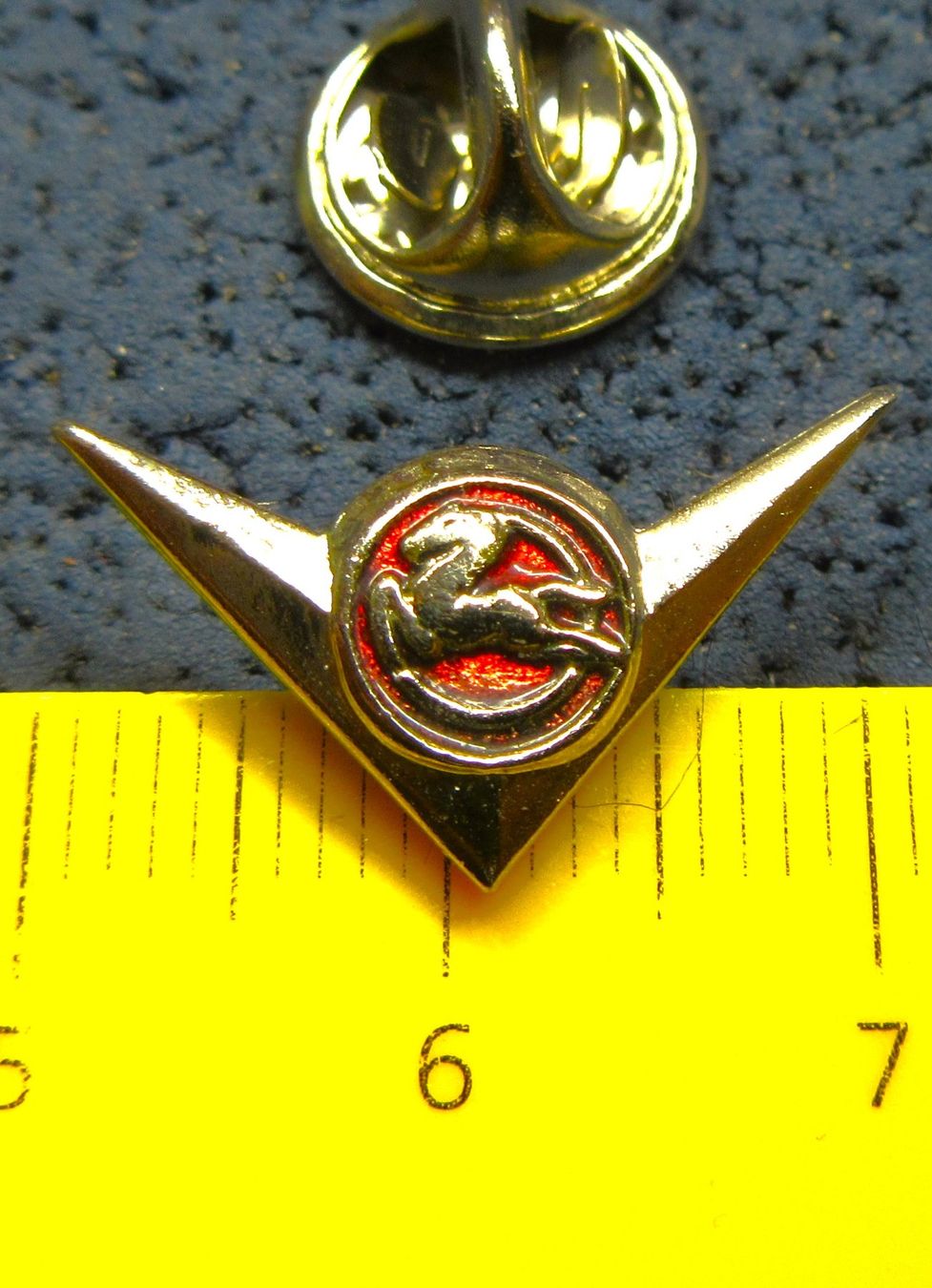Chevrolet Placchette & Badge: CHEVY IMPALA AUTO PIN KLEIN FEIN GEPRÄGT ODER? – Usato da Ettingen venduto da Hausi4711