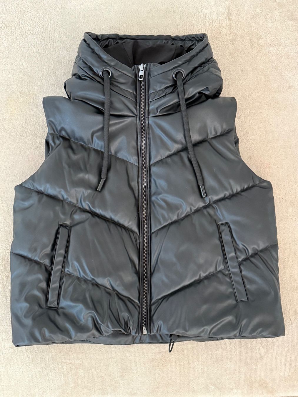 Zara Gilets & Westen: Zara Kunstleder Weste – Gebraucht aus Uzwil von Hyrije.s