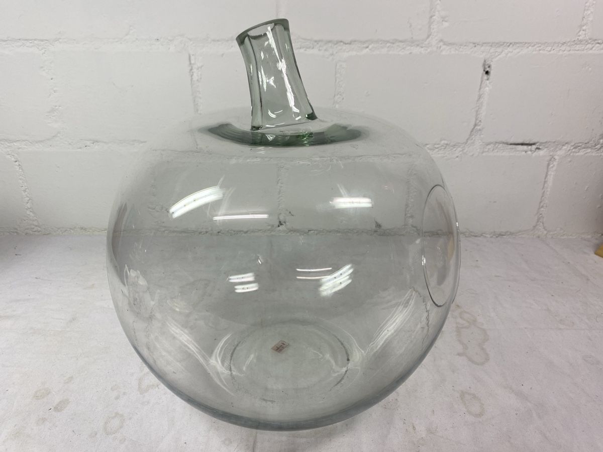 Alle Dekorationen: Dekorative Glas-Apfel Vase für Pflanzen oder Gestecke – Gebraucht aus sursee von trilli-tralli 7