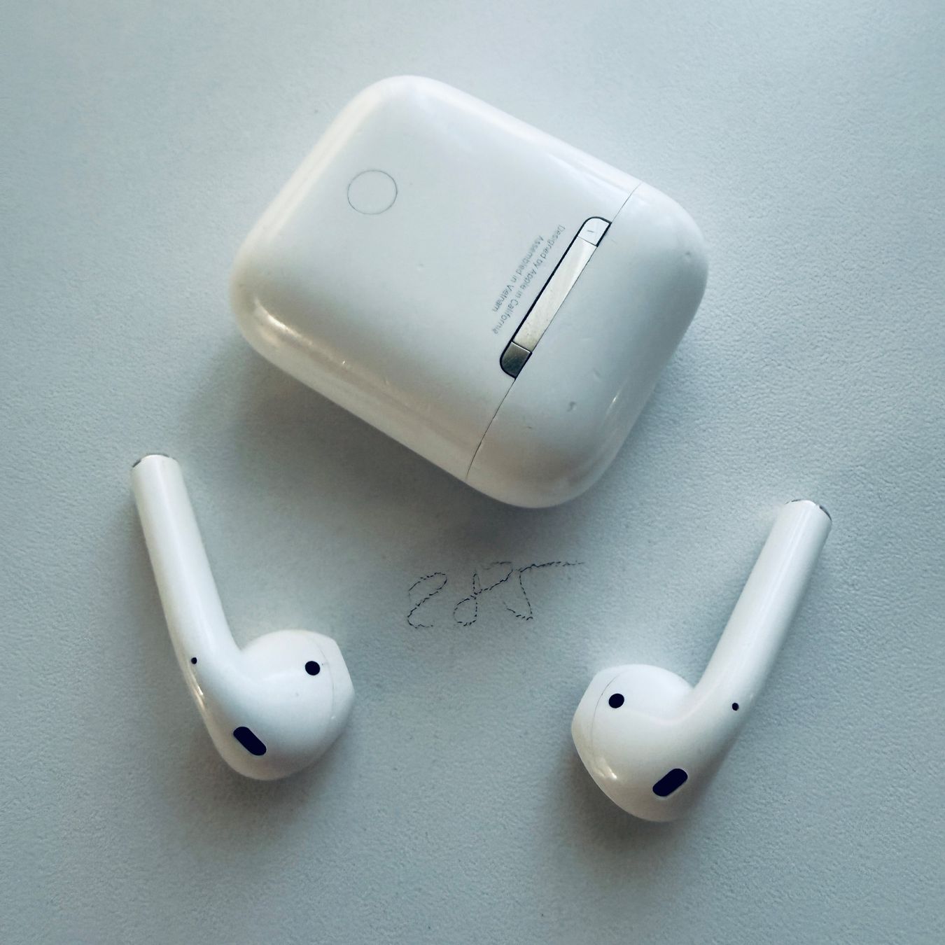 Apple Cuffie: Original Apple AirPods 2 Gen. Wireless Kopfhörer & Case – Usato da Basel venduto da MY.AIRPODS.SHOP 4