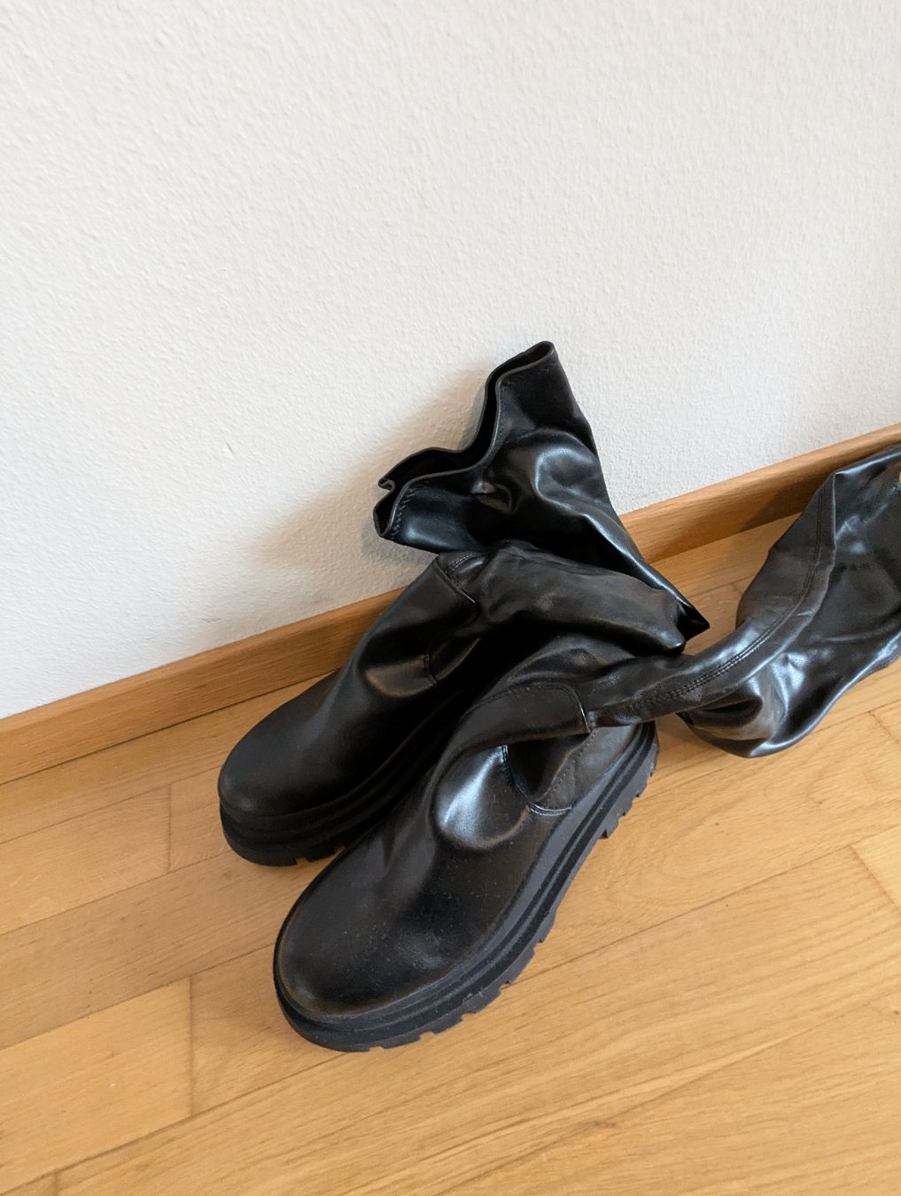 Zara Damenschuhe: Zara Overknee Stiefel - Grösse 38 – Gebraucht aus Luzern von phi_89 1