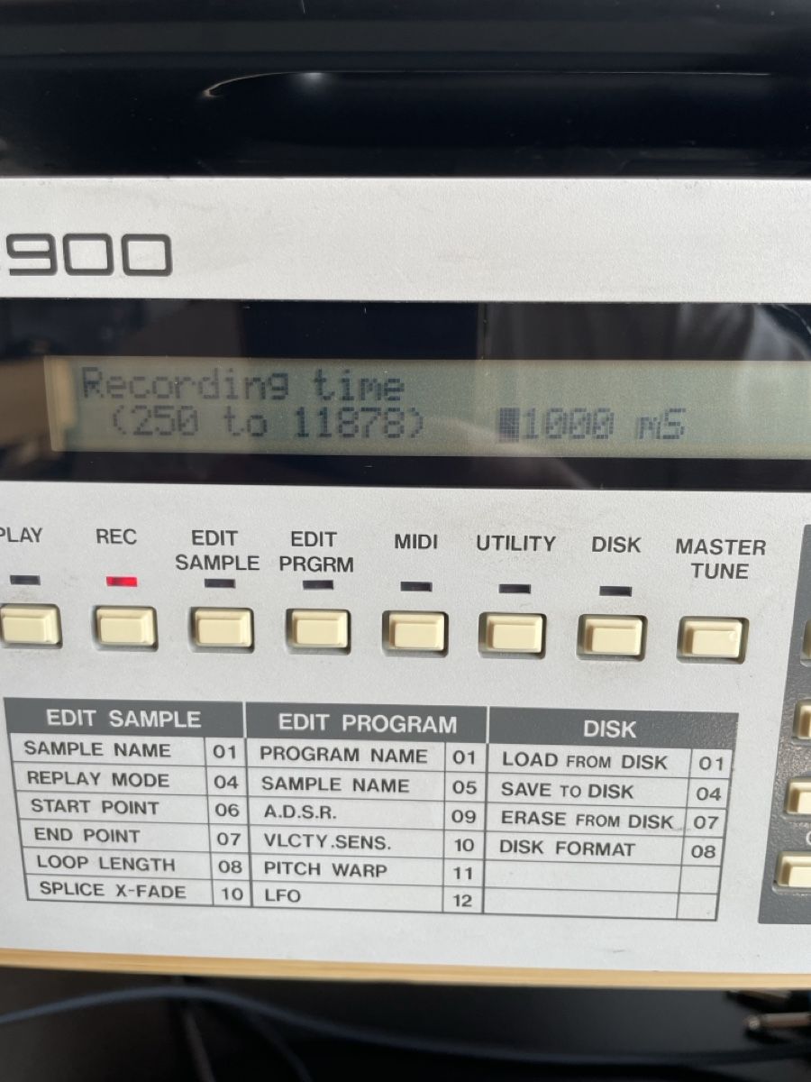 Akai Instruments de musique: Akai S900 mit Disketten – D'occasion à Selzach par adr_8mst 3