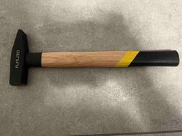 Hammer Futuro mit Holzstiel neuwertig