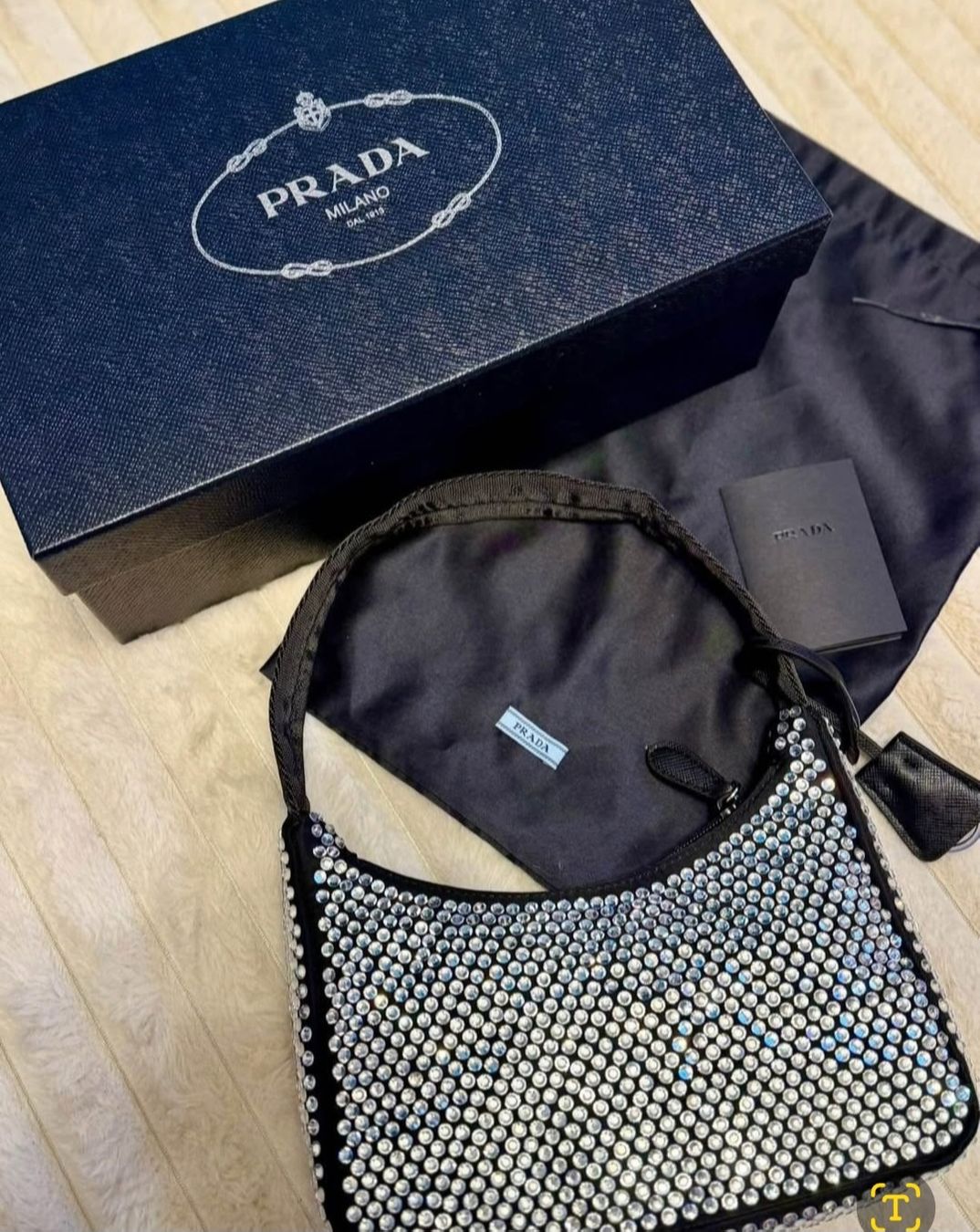 Prada Borse da donna: Prada sac à main à paillettes re-edition 2000 – Nuovo e nell'imballaggio originale da Delémont venduto da KIKI49 2