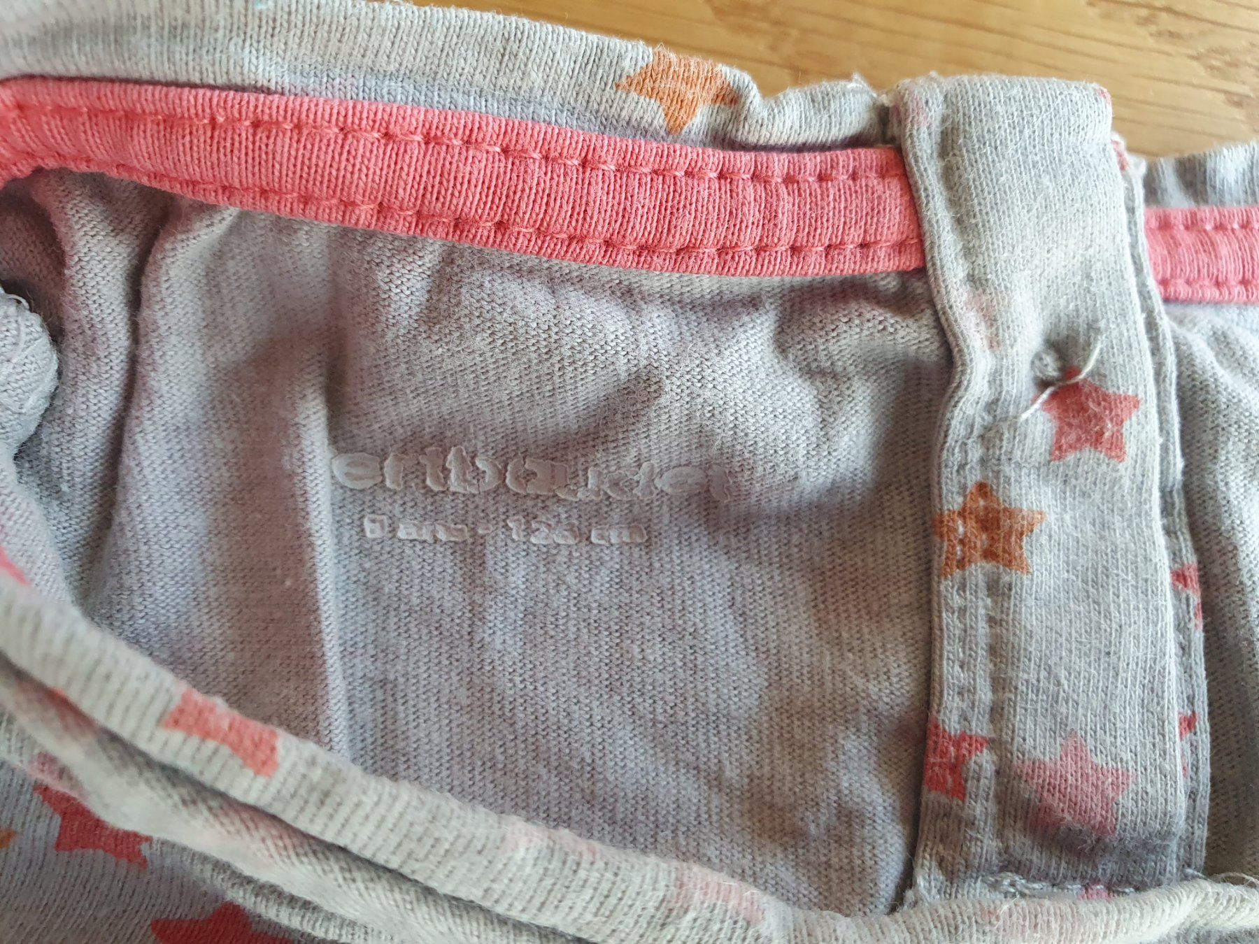 Vertbaudet Blusen, T-Shirts & Tops: Vertbaudet Shirt langarm mit Sternen Gr. 128 – Gebraucht aus Villars-sur-Glâne von richardette 4