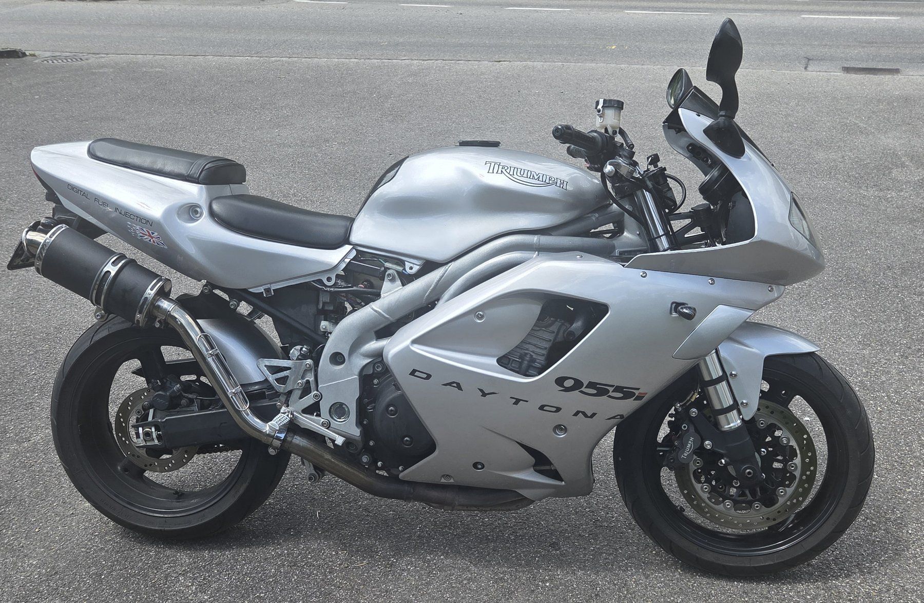 Triumph Strada: Triumph Daytona 955i – Usato da Luterbach venduto da etap26 1
