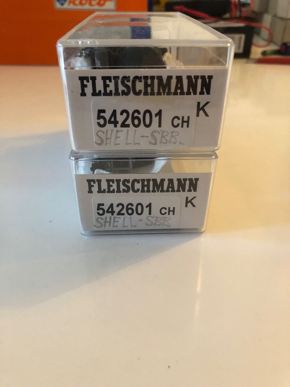 Fleischmann Modellini di ferrovie: Fleischmann 2er Set 542601 Shell NEU – Nuovo e nell'imballaggio originale da Ostermundigen venduto da Garmin03 1