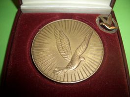 Medaille Abzeichen Brieftaubenzüchter kompl. + Anstecknadel