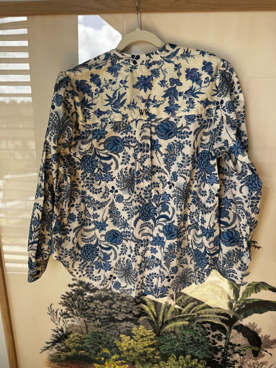 Camicette: Wolf Ware Floral Blouse | Size L | Cream/Blue – Usato da Basel venduto da car_9pp9 6