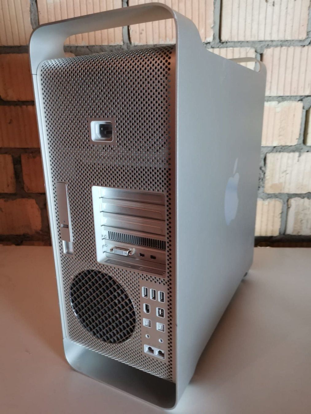 Apple PC: Mac Pro 3.1 2.8 Ghz Quad Core Intel Xeon – Usato da St. Margarethen TG venduto da Mac-PC 8