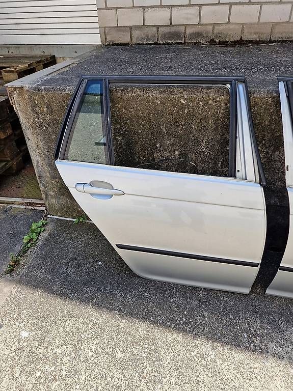 Tutti pezzi di ricambio auto: Bmw e46 Türen  – Usato da Niedergösgen venduto da Zecinha 3