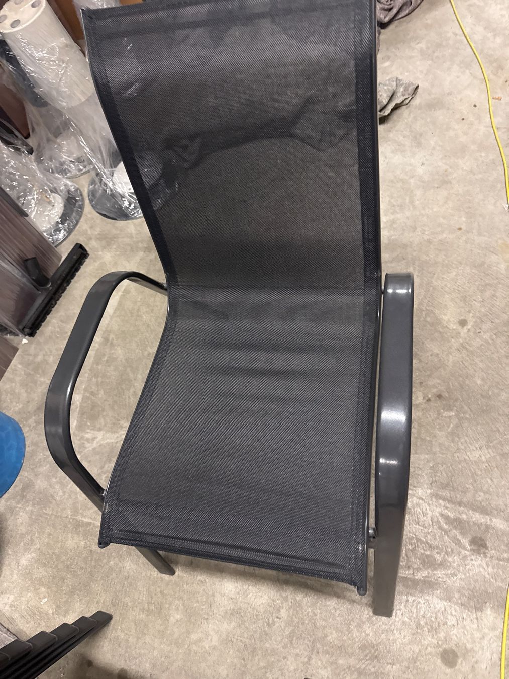 Chaises: Stapelstühle Gartenmöbel 10 Stück – D'occasion à Dietlikon par HighspeedUmzug 3