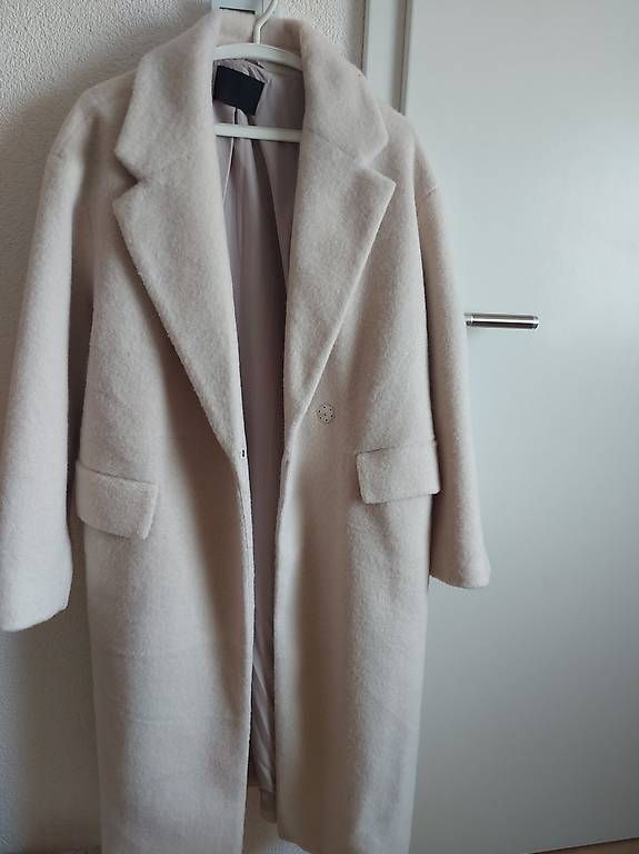 Cappotti: C&A manteau Meduim – Nuovo e nell'imballaggio originale da Peseux venduto da kom_zgb9