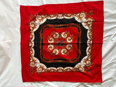 Rotes Foulard mit zentralem Muster, 76 x 74 cm, Polyester