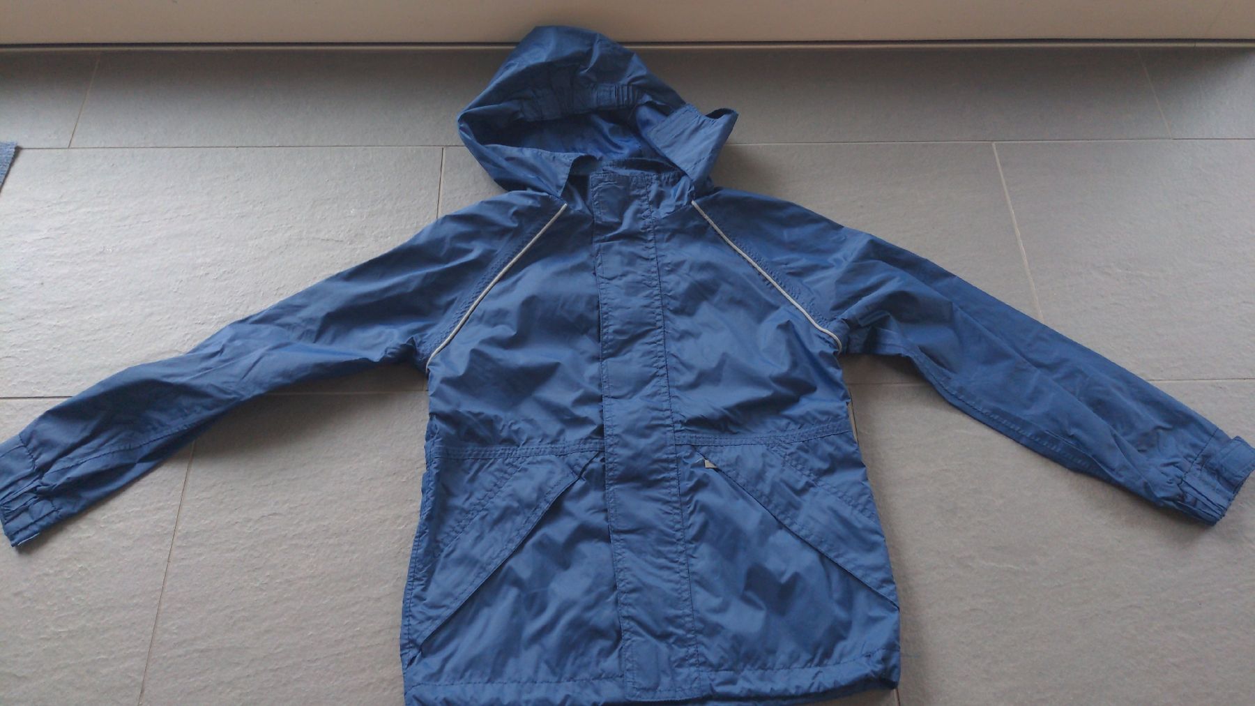 Giacche & Cappotti: Regenjacke blau Gr. 128 – Usato da Sutz venduto da Rawypp